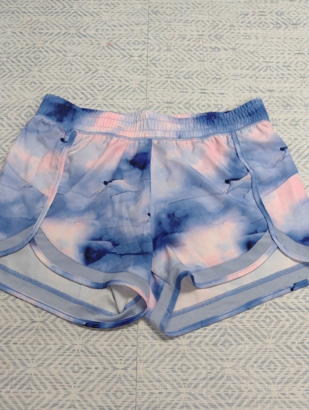 GAIAM Women's Pink & Blue Tie-Dye Performance Shorts